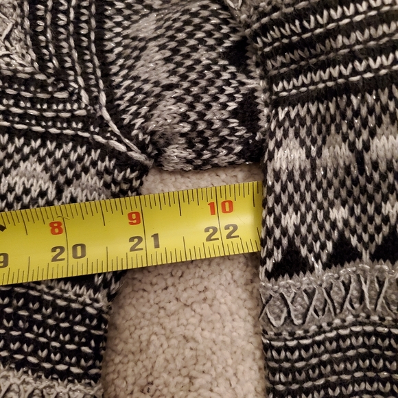 Northern Reflections sweater - Picture 9 of 9